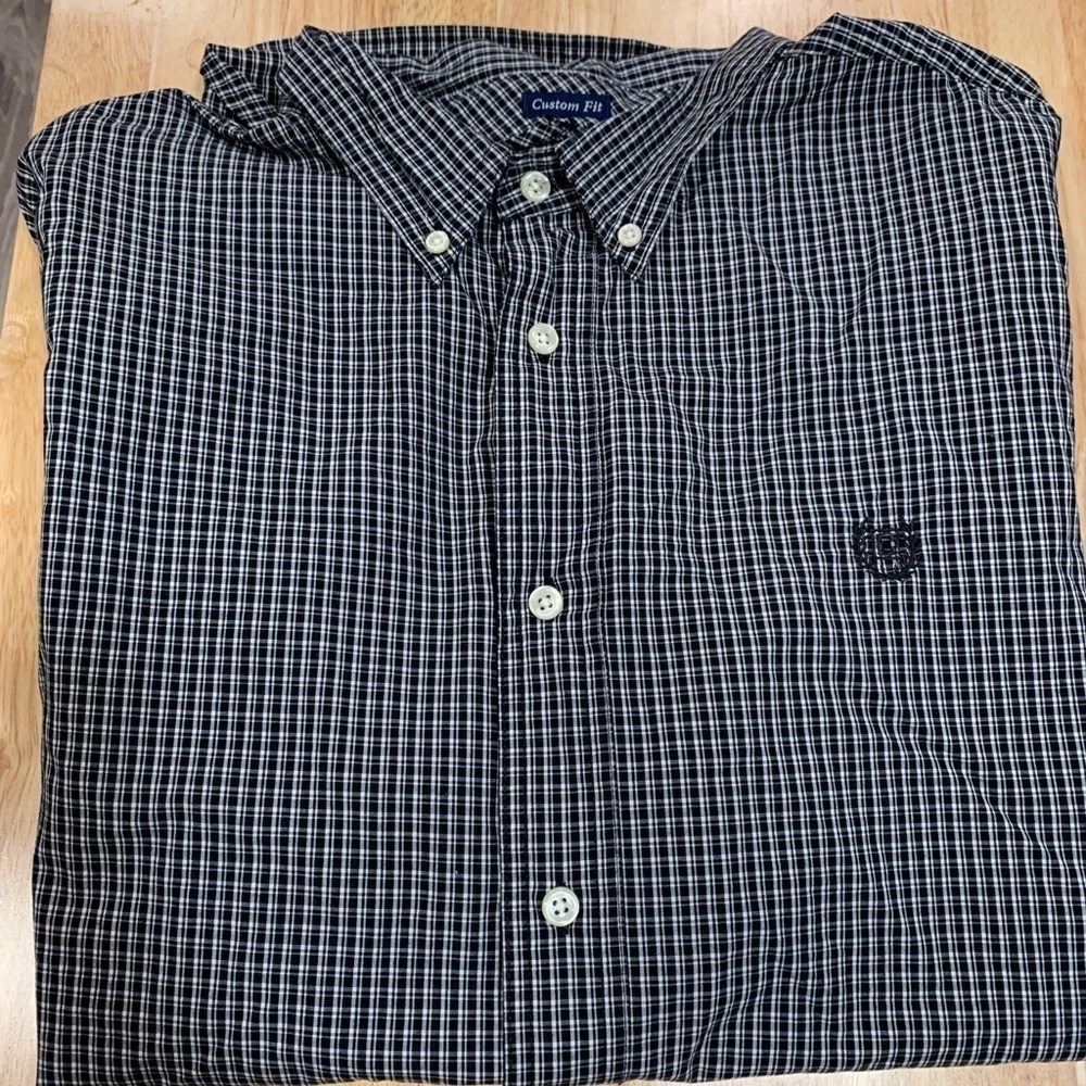 Chaps Men’s long sleeve button down shirt